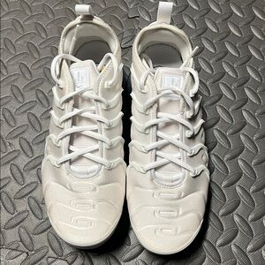 Nike Air Vapormax Plus Men's Size 8.5 White Pure Platinum 924453-100 No Lid NEW